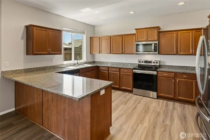 Great space in the kitchen - ample counter and cabinet space!
