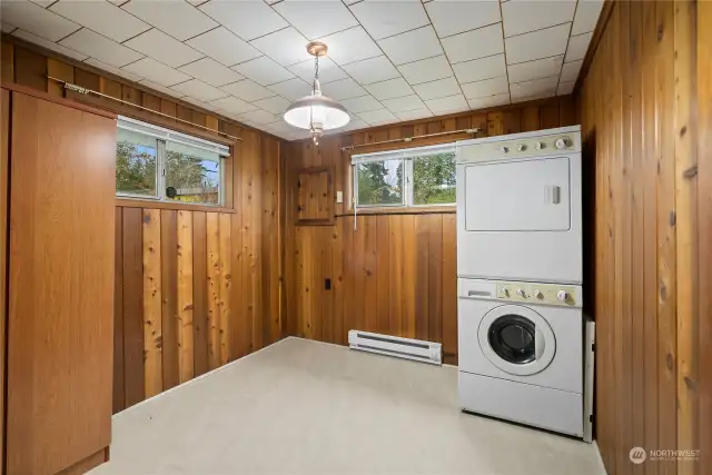 Washer and dryer in second bedroom