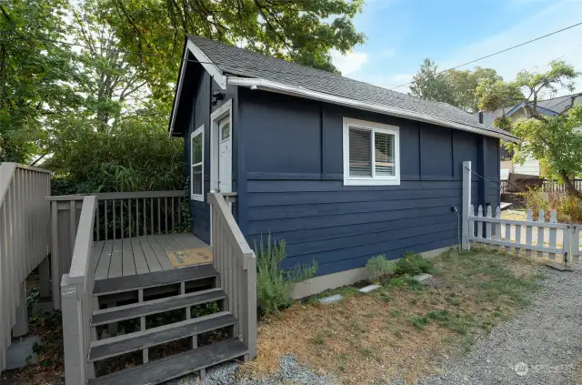 Unit 4 - Studio unit with easy access to alley and private deck!
