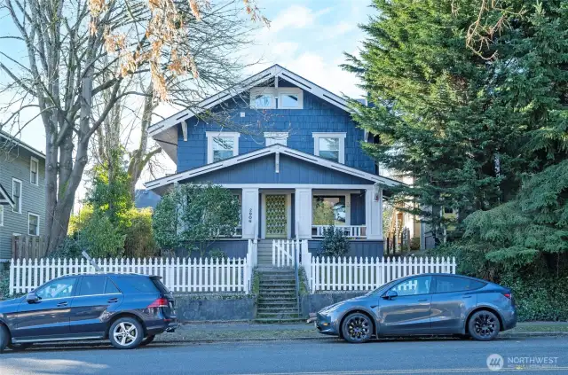 The slight elevation off the street adds privacy, while still utilizing quick access to the street parking below.