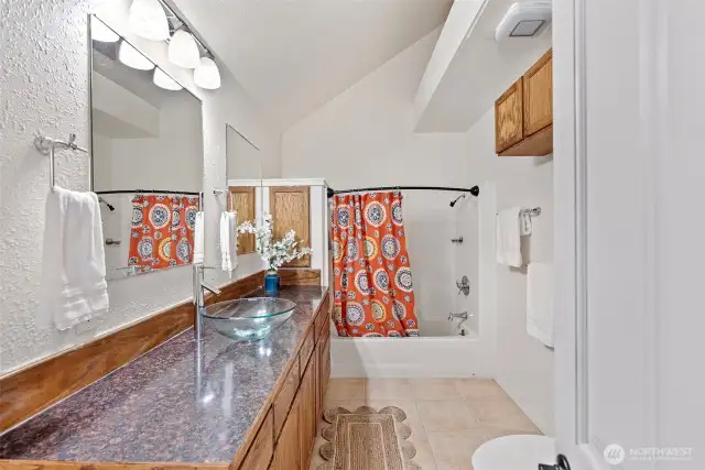 Full guest bathroom