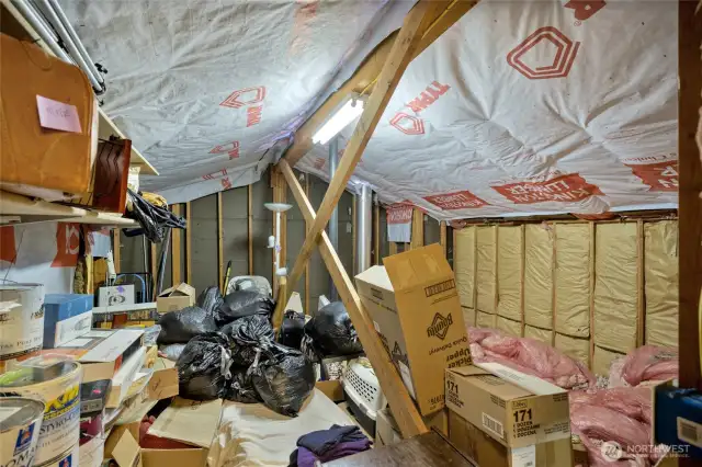 Extra storage room with possibility to finish out