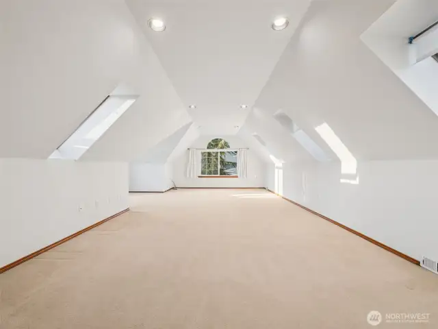 Bedroom 3 (Upstairs)