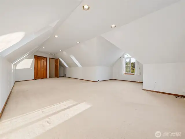 Bedroom 3 (Upstairs)