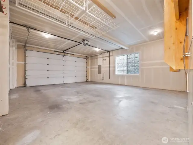 2-car Garage Bay for Vehicles