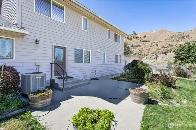 side yard off kitchen