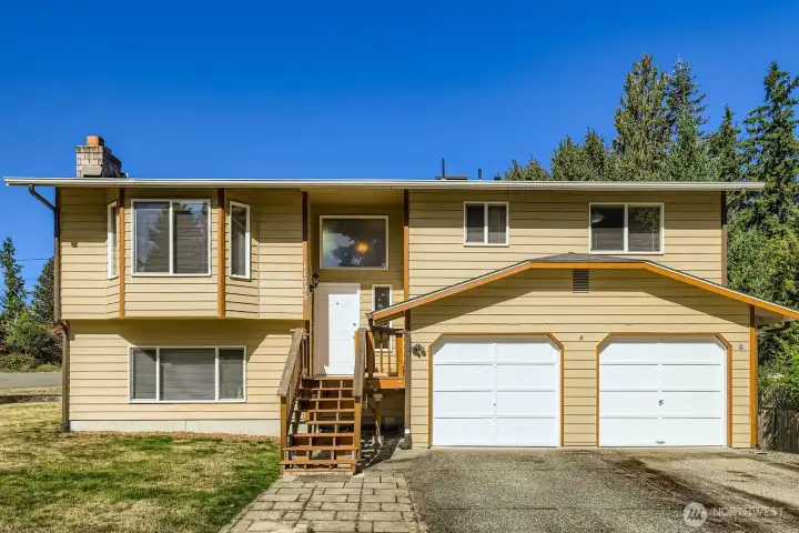 WONDERFUL HOME, EXCELLENT CONDITION, MOVE IN READY.