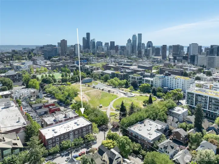 One block from the light rail station with easy access to everything Capitol Hill & Seattle have to offer!