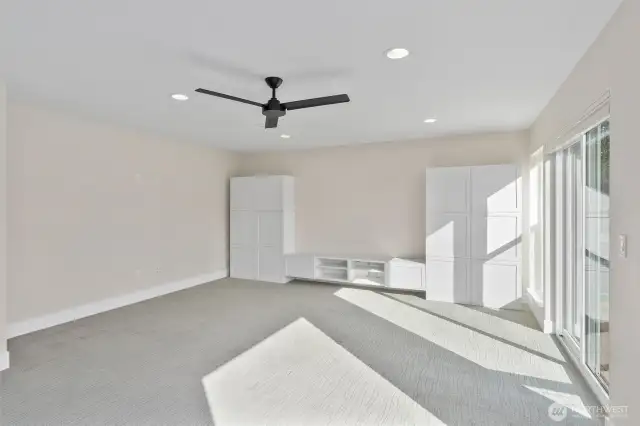 Upper Floor Bonus Room - With Deck