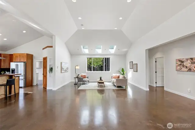 Beautiful, open, light and spacious...