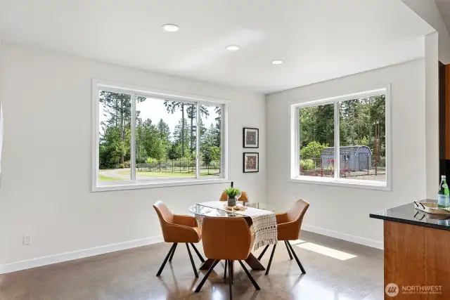 Dining room.