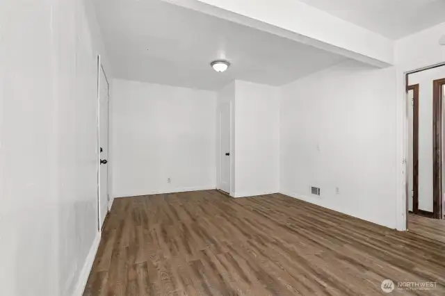 Another shot of bedroom 3, looking toward the hall bath.