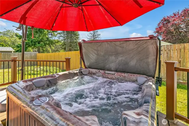 Relaxing hot tub!