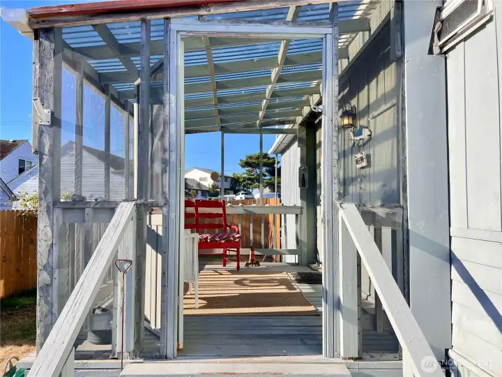Covered back deck