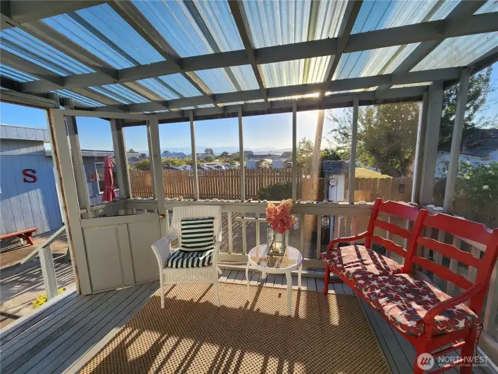 Covered back deck