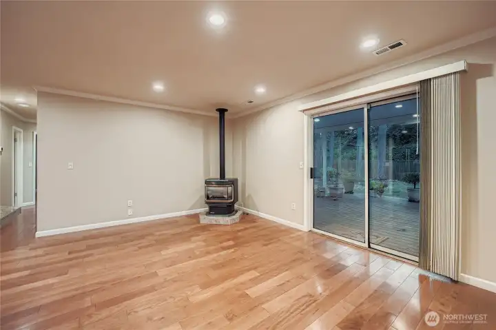 Dining room off of kitchen w/gas fireplace/stove