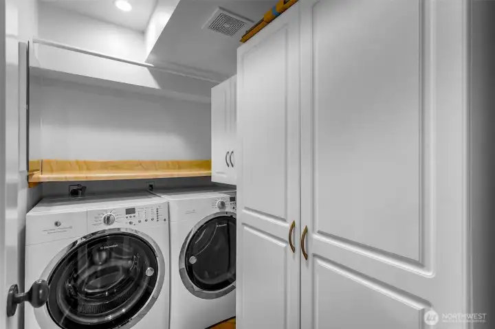 Utility room with newer appliances and storage | Cabinets!