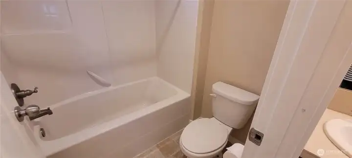2nd Bathroom