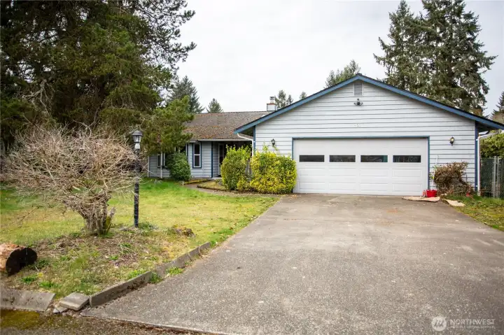 Welcome home to 427 Sawmill Ct