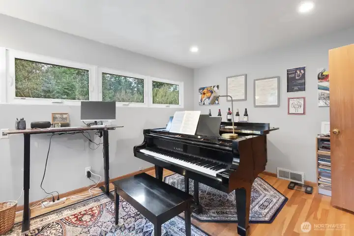 Large second bedroom