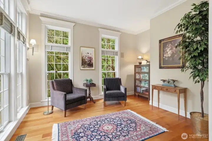 Cozy sitting room off foyer.