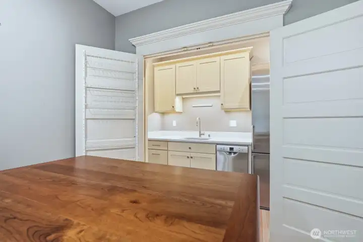 Kitchenette in bonus room.