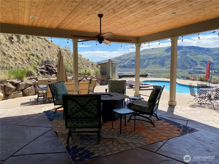 LARGE COVERED PATIO