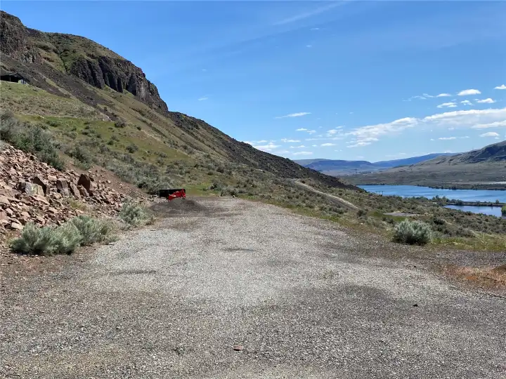 EXTRA PARKING