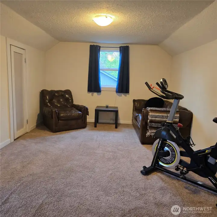 Bonus Room- Could be 4th bedroom