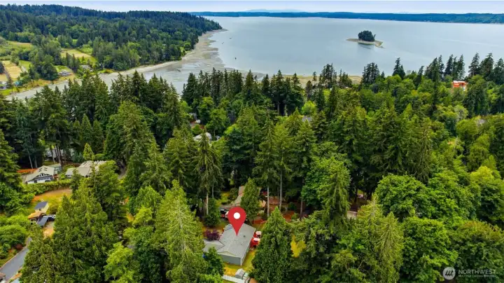 Close proximity to the water for endless summer fun! Close proximity to the water for endless summer fun!