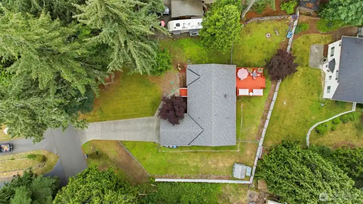 Lovely large lot with plenty of privacy Lovely large lot with plenty of privacy