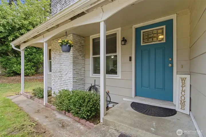 This beautiful corner lot home with a fenced yard. Feels like home the moment you walk inside. This beautiful corner lot home with a fenced yard. Feels like home the moment you walk inside.