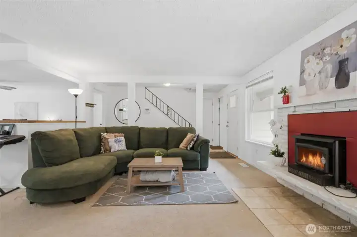 Freshly painted. Living room. Is ready for you. Your best living. Freshly painted. Living room. Is ready for you. Your best living.