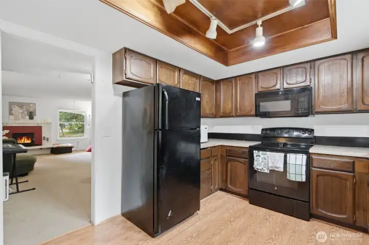 Big useful kitchen with tons of storage. Big useful kitchen with tons of storage.