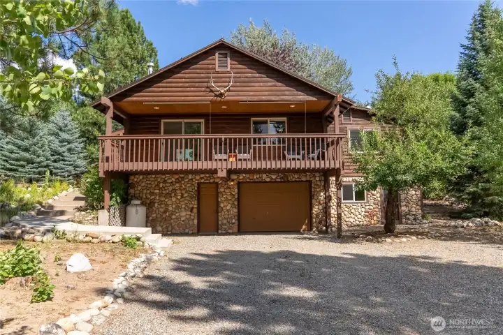 Beautifully maintained country home on .67 irrigated acres just minutes from Winthrop. Beautifully maintained country home on .67 irrigated acres just minutes from Winthrop.