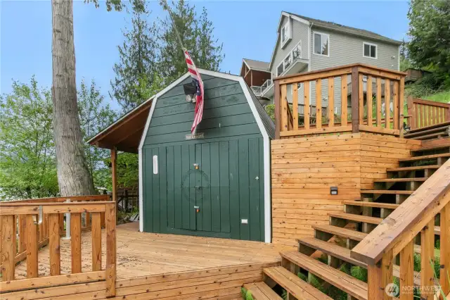 Bunk House with sleeping loft & power