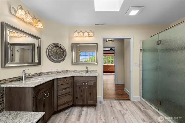 2nd floor bathroom