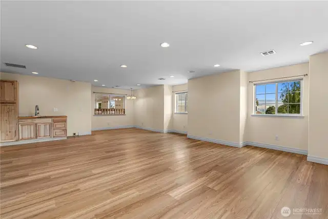Studio above Garage