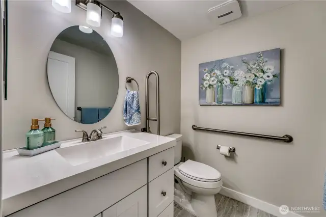 Main level bathroom attached to bedroom #2
