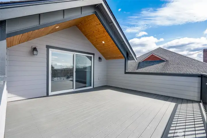 Top floor patio