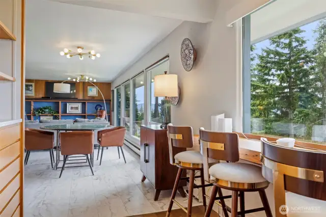 Sit up at the bar and enjoy a cappuccino and watch the boats go by.