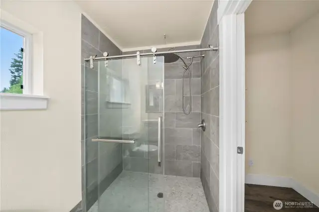 You will absolutely love the shower in the remodeled primary bathroom. Everything here is sparkling new and ready for you to just move right in.