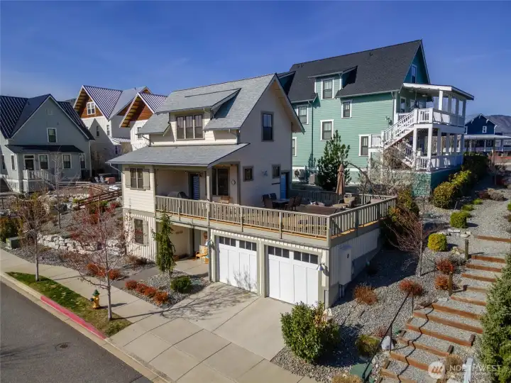 "The Lake Life" Vacation Rental at the Lookout