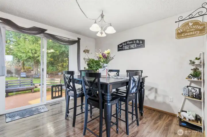 Bright and sunny dining area off the kitchen.