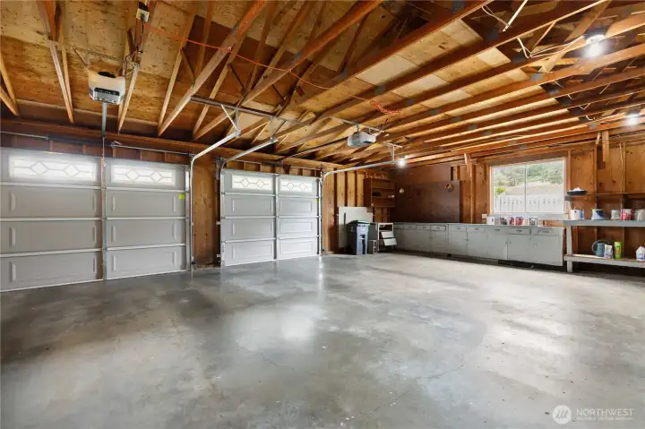 Oversized 2 car garage at 880 sqft Oversized 2 car garage at 880 sqft