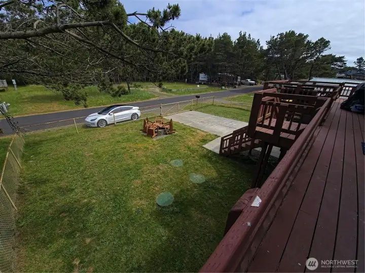 Huge fence yard ready for kids and dogs