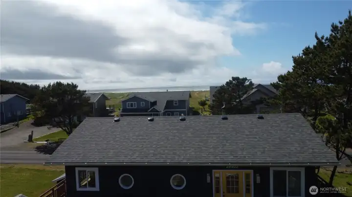 New roof and wait.....Is that the Pacific Ocean across the street??? Yep!