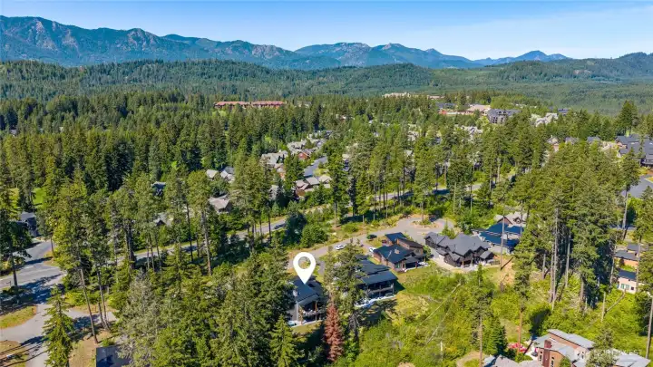 Minutes from Glade Spring Spa and wellness amenities. Minutes from Glade Spring Spa and wellness amenities.