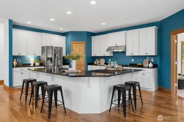 Ample counter seating