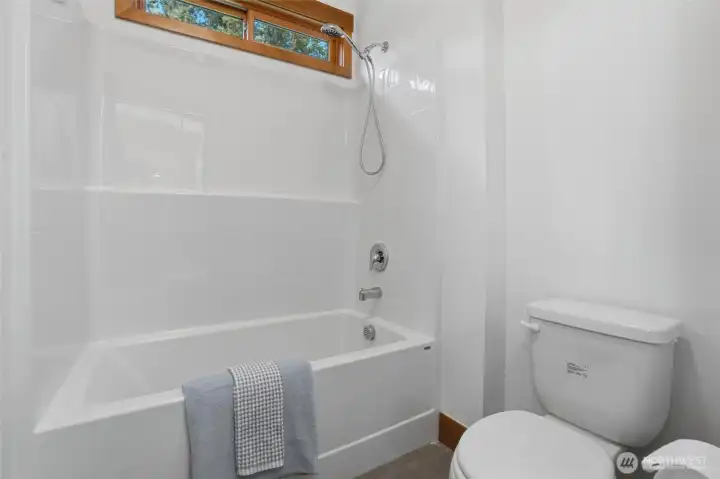 Bathroom shared by 2 bedrooms
